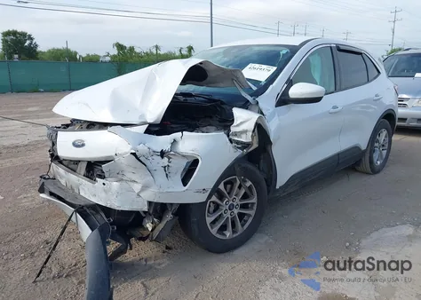 2020 Ford Escape Se z USA, uszkodzony, nr VIN 1FMCU0G68LUB66190